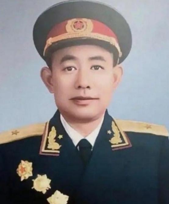 1951年，志愿军师长黄朝天违抗军令，率9000残兵掉头杀向3万美军，13天后李