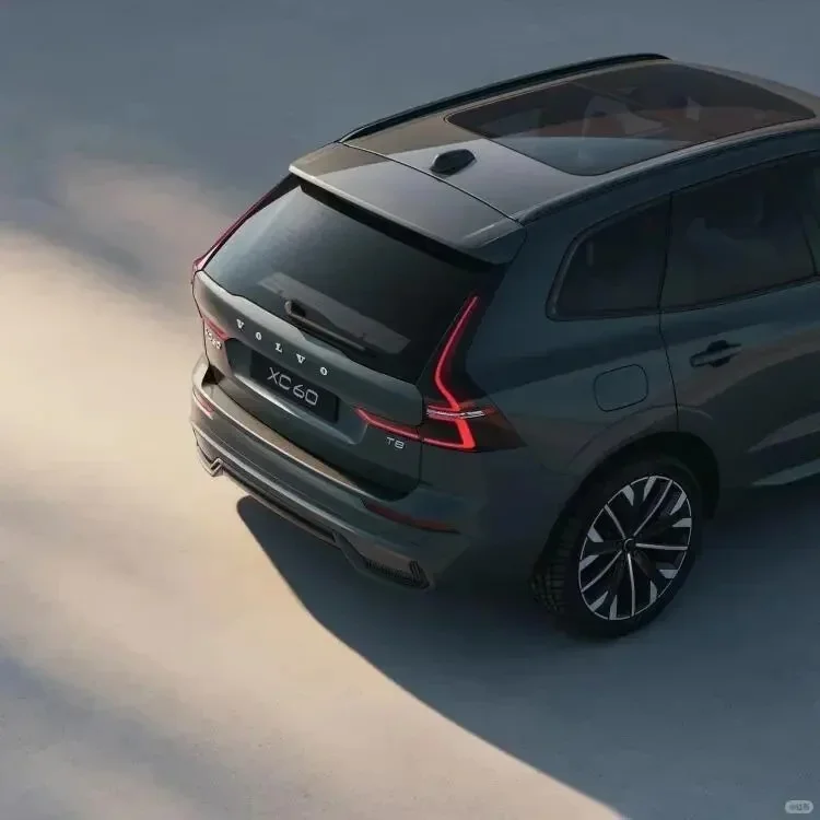 低调豪华家用 SUV，全新 XC60 太戳我