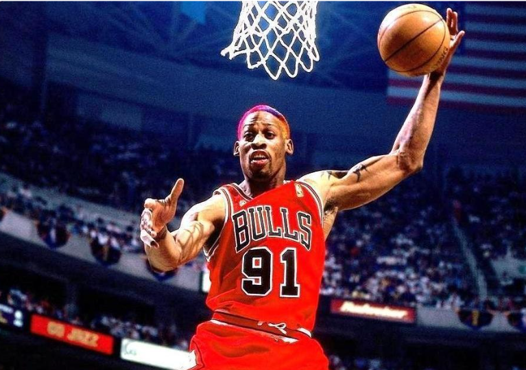 罗德曼到底配不配进入NBA75大超级巨星行列？不看不知道，一看吓一跳！总得分