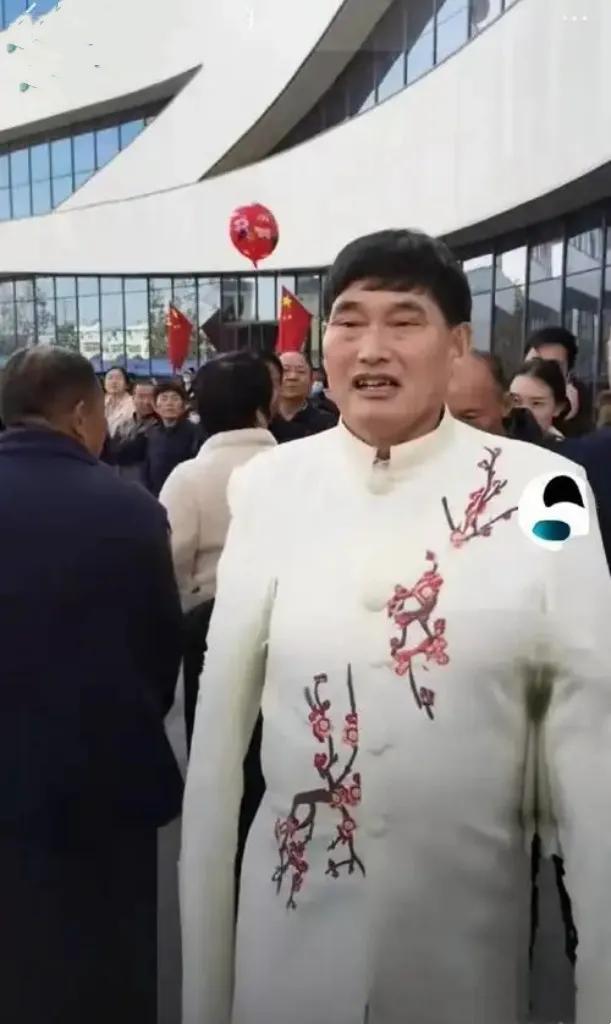 朱之文：我这个岁数跳舞是跳不动了!49岁的朱之文坦言：“我这个岁数，跳舞是跳不