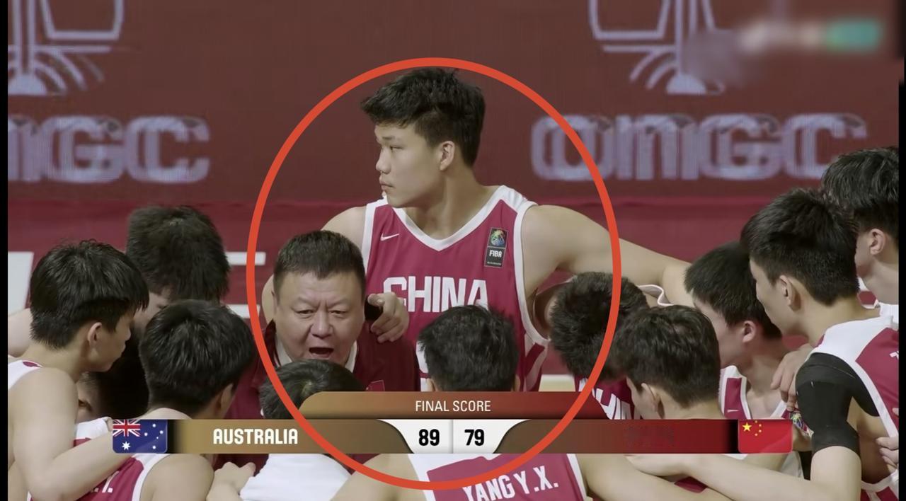 1秒钟都没有获得机会。U18中国男篮获得亚军，唯一的“海归”却高兴不起来。中国队
