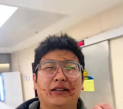 不蒸馒头争口气！25年江苏一男子带新婚妻子回老家探亲，发现老家婚房的结婚照和陪嫁