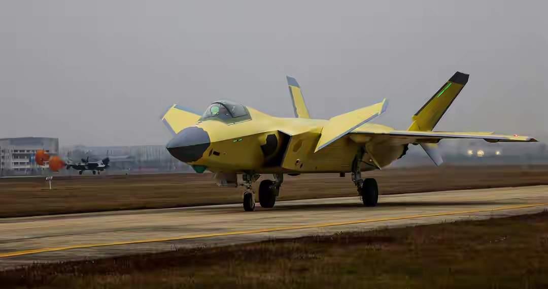 阿美:你究竟要干嘛阿中:咋的啦阿美:你家大批黄皮歼20A首飞是准备干嘛阿