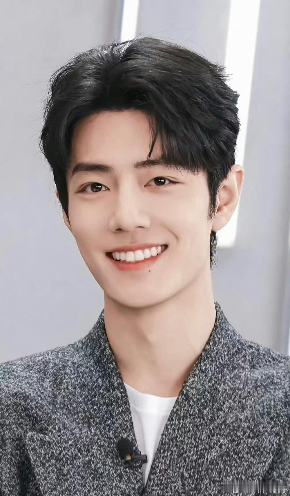 今年这几位顶流都有点水逆赵丽颖刚刚送走的《小城大事》收视疲软，演技弱点暴露，后