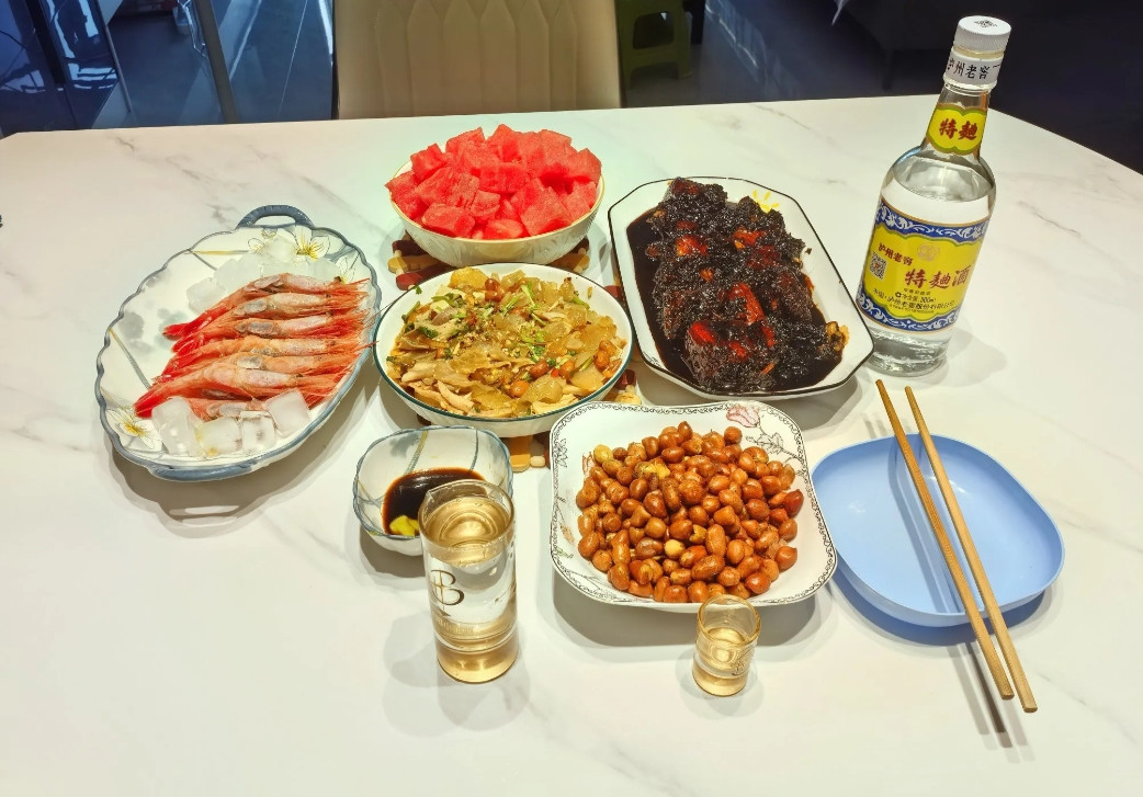 一个晚上在家喝点真不错