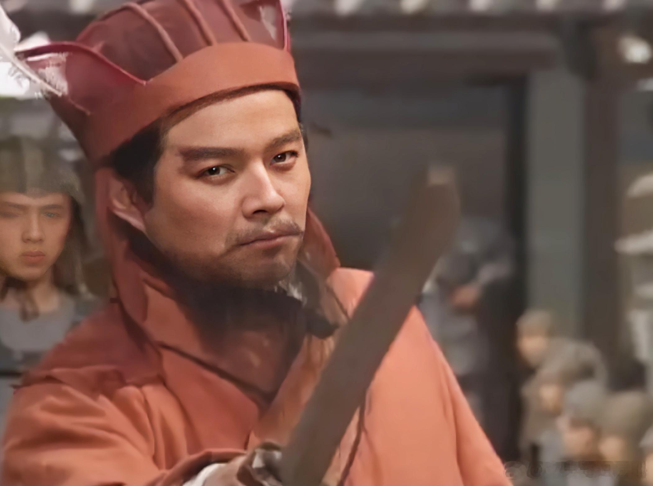 历史公元189年，洛阳城里，所有没胡子的男人都在发抖。袁绍下令：要么当众脱