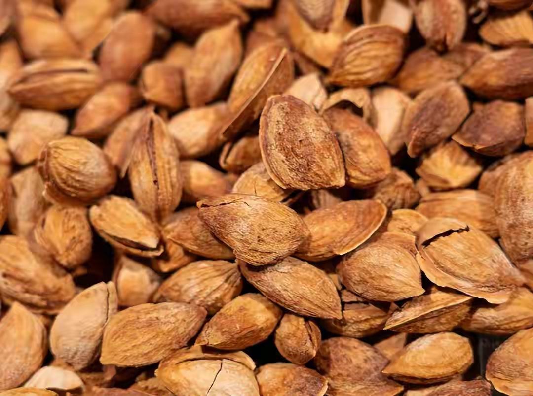 人到中年，3种食物要多吃，堪称血管清道夫，血管越来越年轻人到中年，身体机能开