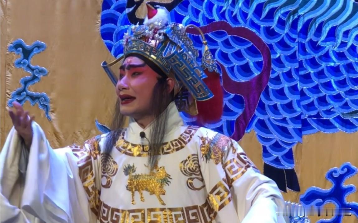陶阳为什么不去京剧院发展?陶阳没去京剧院发展，原因还挺多的。他从小就进德云社了
