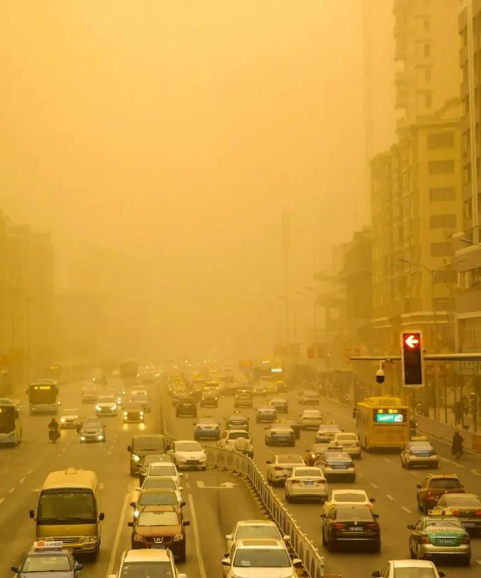 蒙古国的沙，正在埋葬我们四十年的心血2月21日，山西阳泉的司机李师傅发了一条