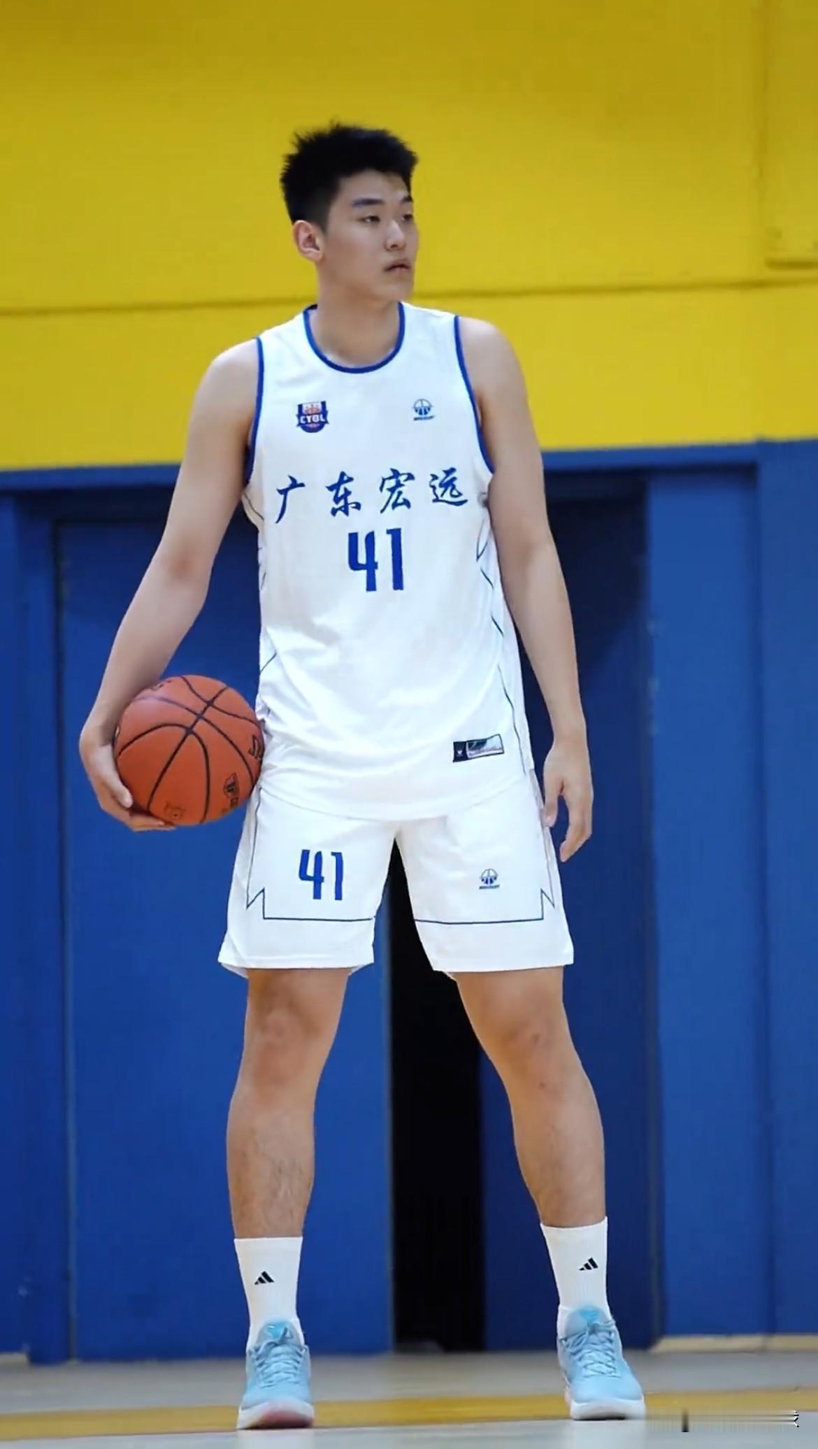 广东宏远最新消息；王洪泽&陈家政新征程！广东宏远青年核心陈家政、王洪泽和杨溢以