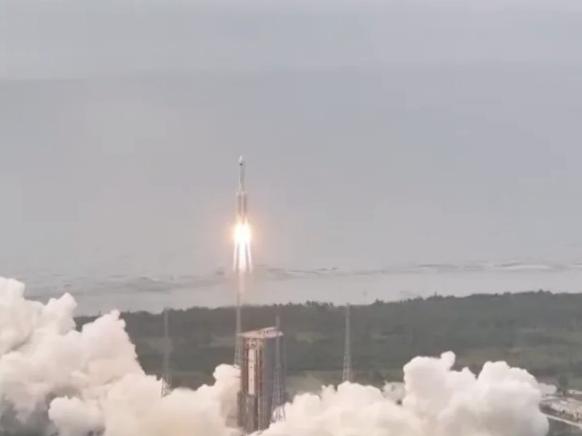 天舟十号货运飞船发射圆满成功！5月11日，我国在文昌航天发射场使用长征七号运
