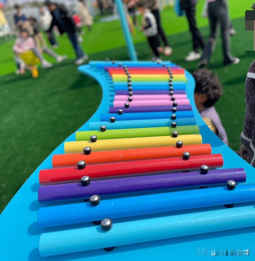 昨晚上，跟老公闲聊到他一个朋友，老公这个朋友家里条件很不错，开厂的。别看是个不大