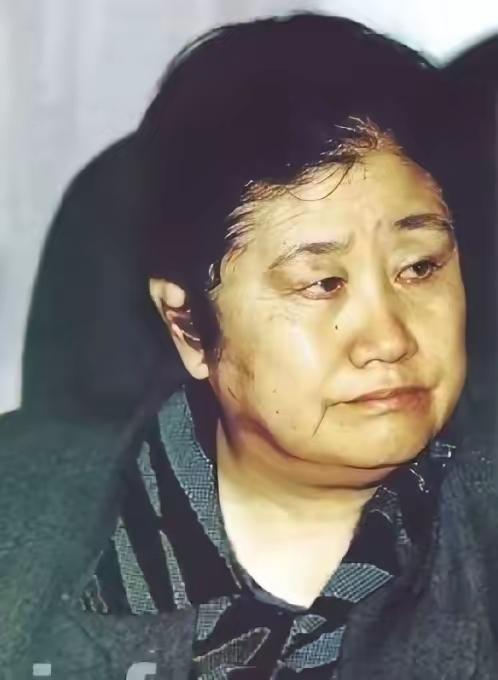 她就是被誉为纪检“铁娘子”和当代“女包公”的中央纪委原副书记刘丽英。说起来，