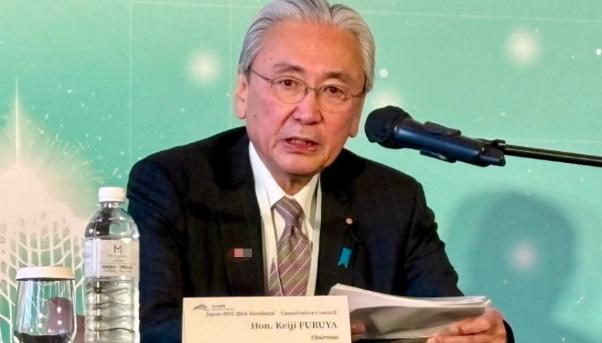 日本议员叫嚣：“以武力保护台湾”正在窜访台湾的日本众议员古屋圭司今天（16日