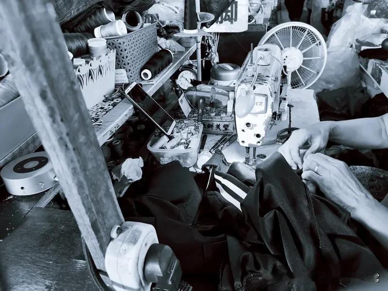 忙忙碌碌的打工生活何时是个尽头?打工没有终点，这一晃服装厂工作20多年了，从十