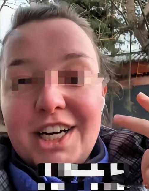 最近一个26岁英国女孩由于自己胃疼，在英国预约看专科医生，需要等待86天，她等待