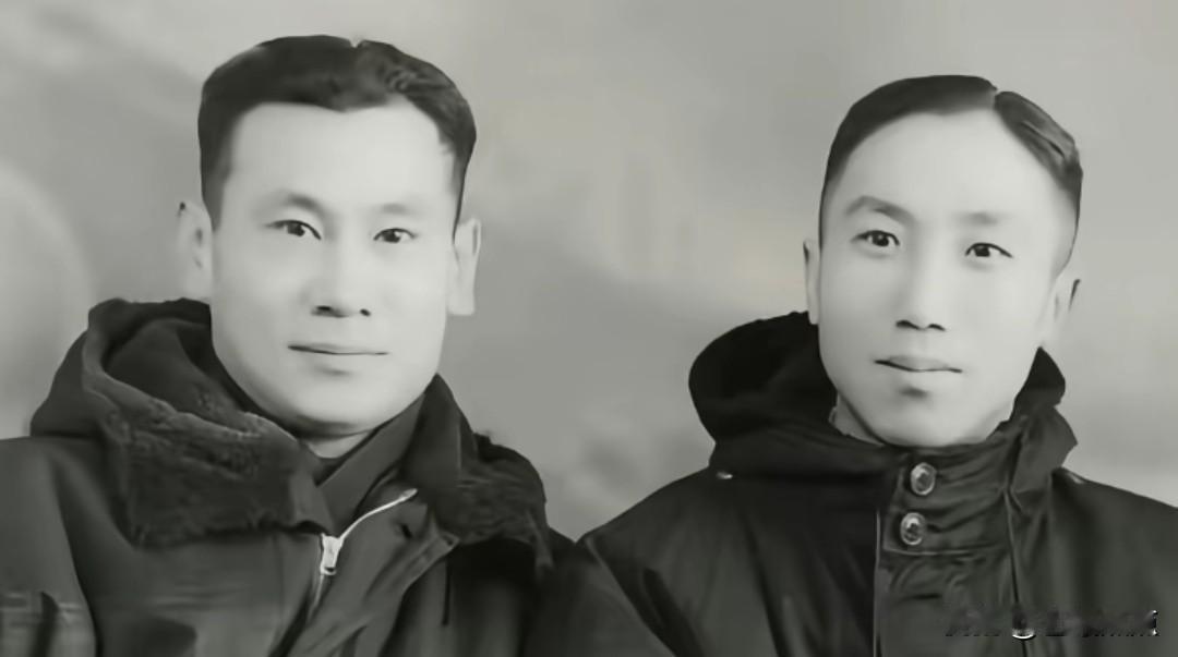 难得一睹“少剑波”年轻时（图一右）与中年时的风采。1970年，他在现代京剧艺术