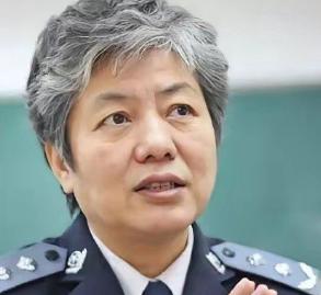“判不了刑，也要让他付出惨痛代价！”李玫瑾教授曾提出一个犀利观点：扶老人反被索要