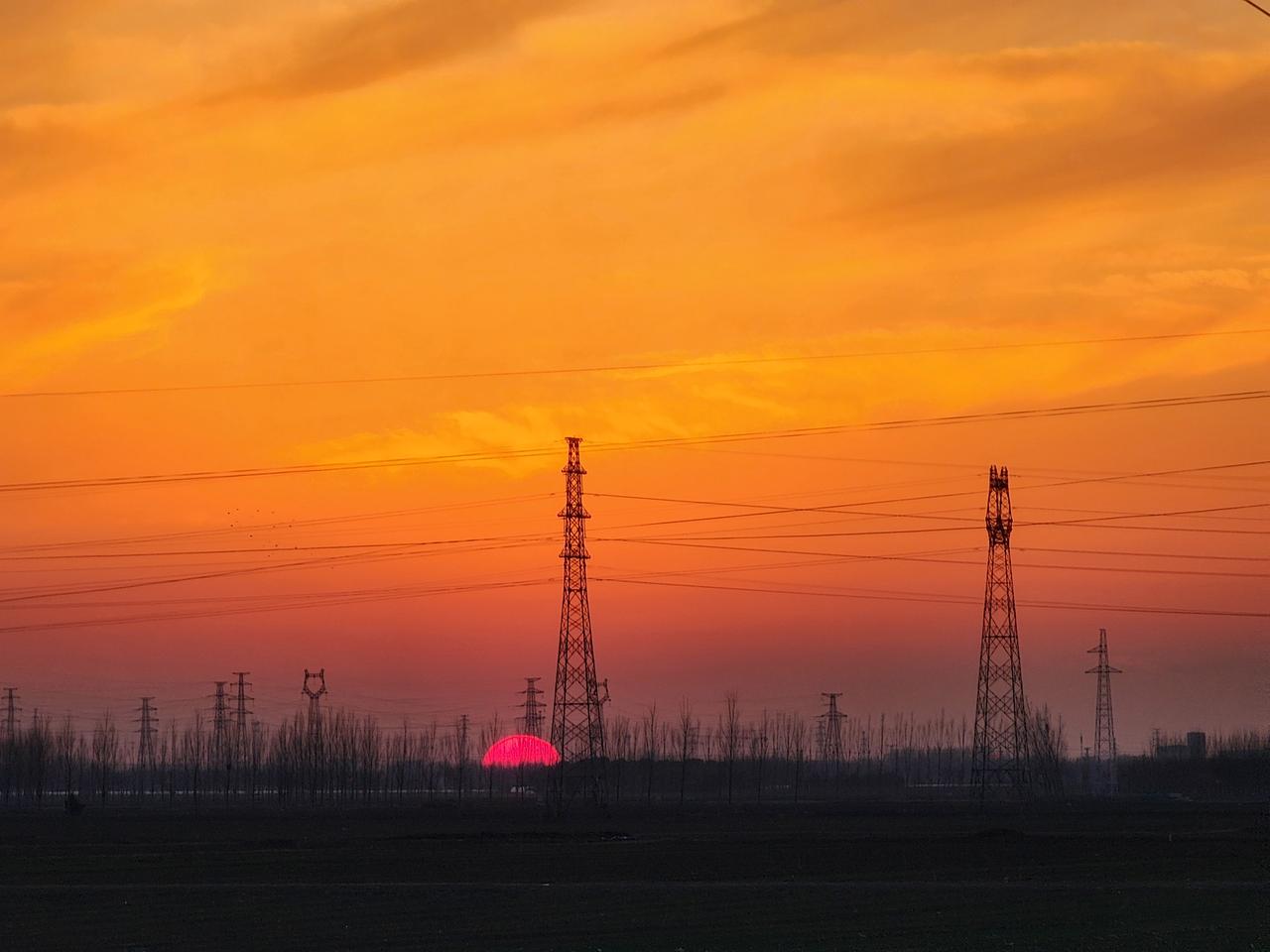 春节，对于农村定居城市中年人来说，像极了一场充满仪式感的远征！比如我，年三十五点