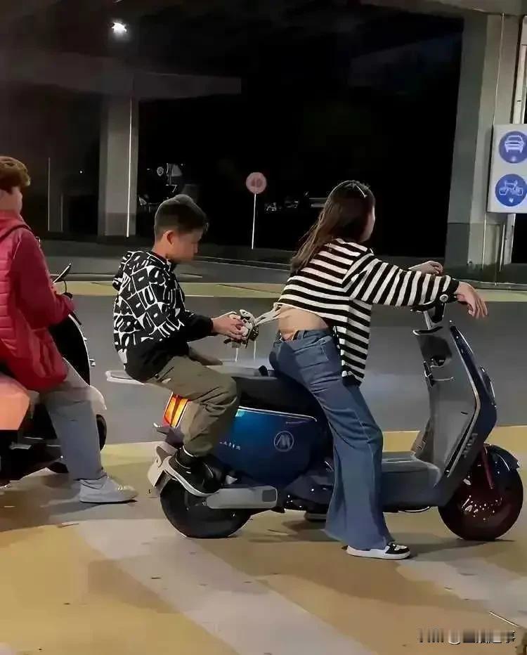这小孩该管教了