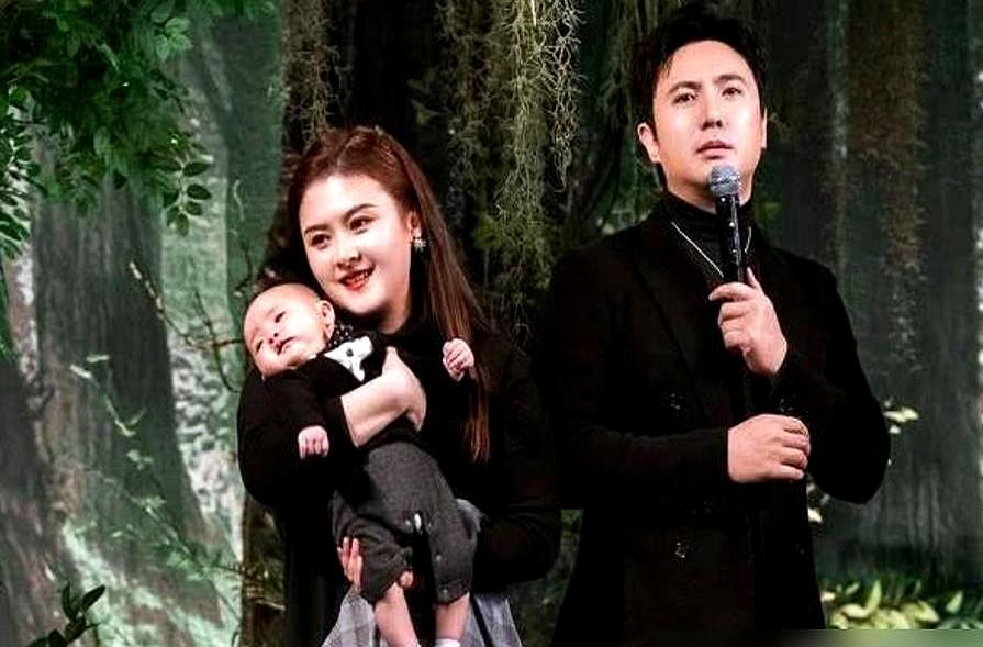 “再这么网暴家人，我跟沈腾就不合作了。”马丽在长沙路演台上哭到说不下去，当场撂了