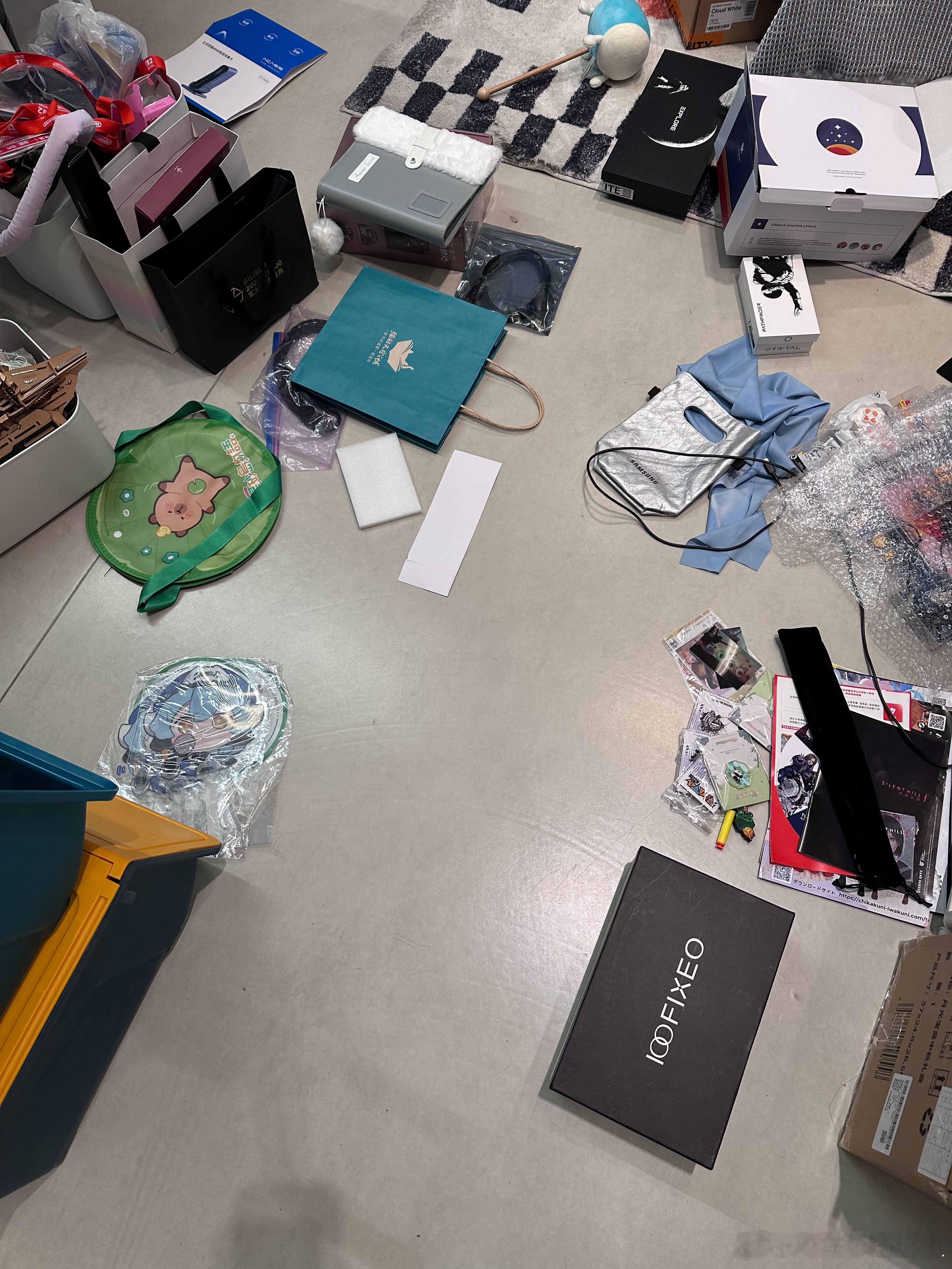 新买的收纳箱到了，立即开始整理模式，收拾完舒服多了！