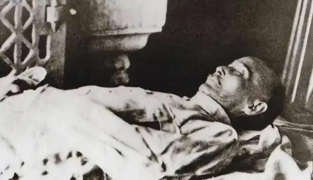 蒋介石遗体已腐烂不堪？守灵三年的侍卫，终于说出慈湖的秘密！蒋介石和蒋经国的遗体现