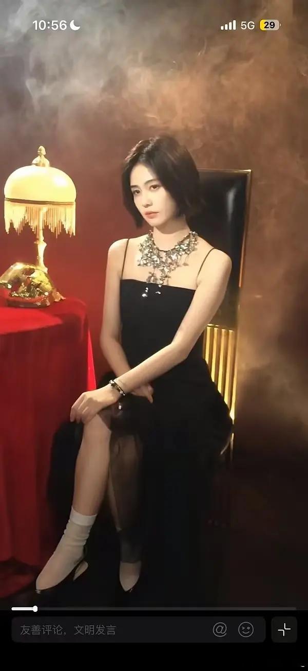 所以港风是要配白袜子的都知豆了吗！！！