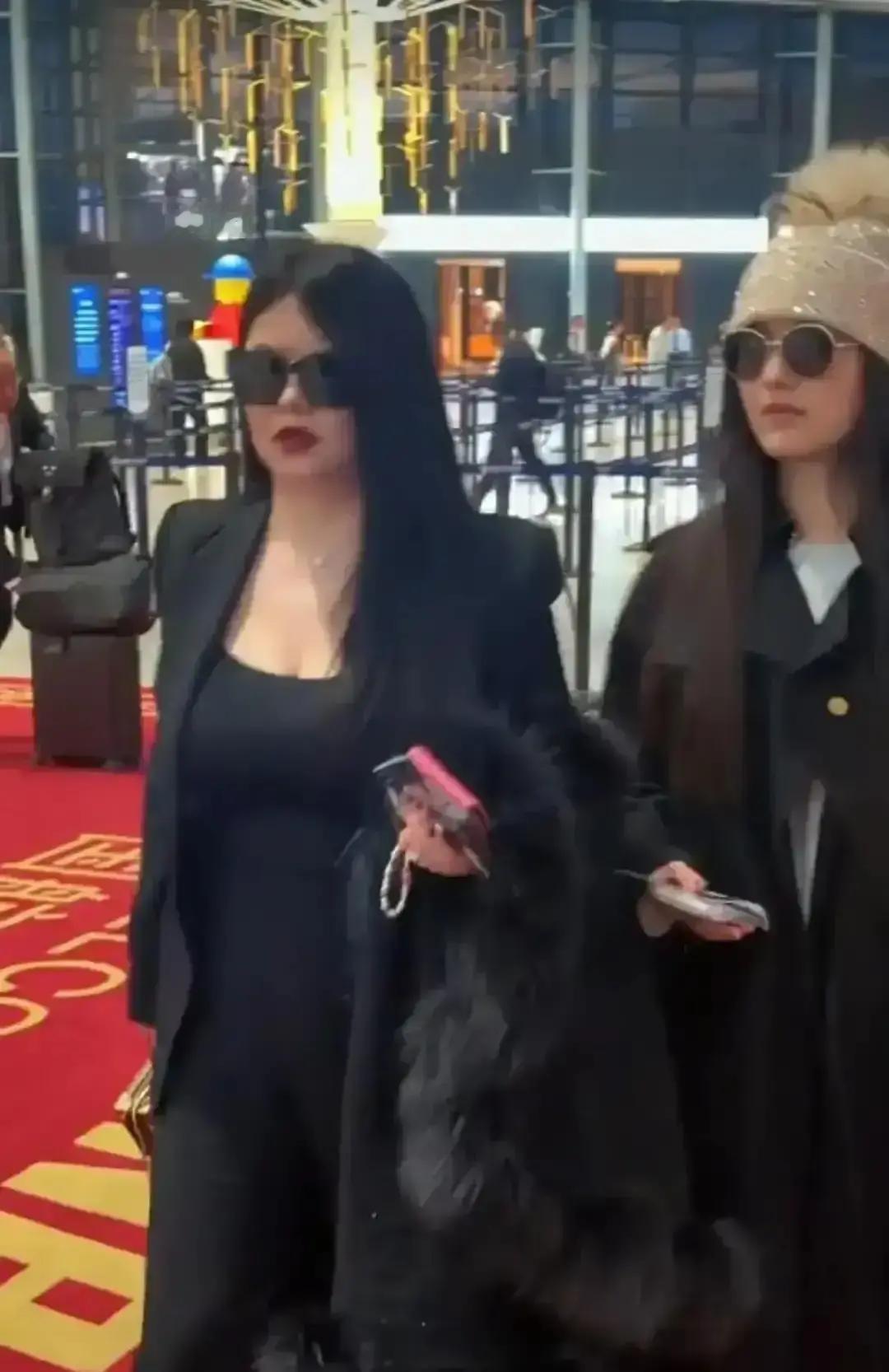 顶级育儿鄙视链：不晒娃的，开始晒“不晒娃”了。你发现没？最近明星晒娃，风向