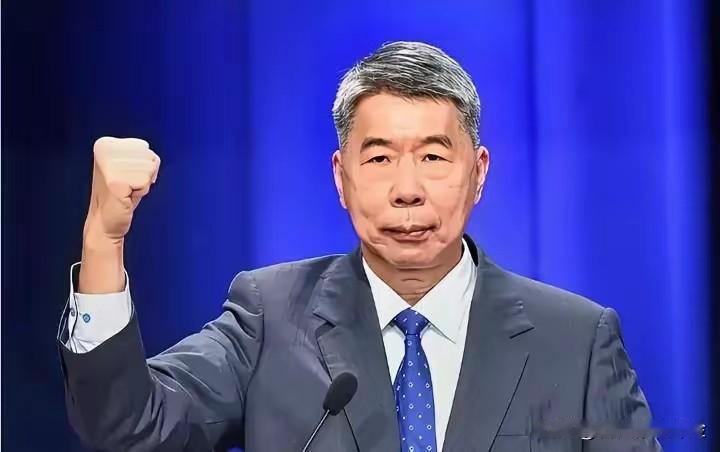 张亚中批判郑丽文称：要多吃点钙片，有骨气点。​5月9日张亚中发文炮轰党中央，他