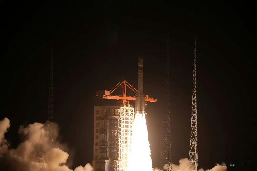 又是18颗卫星……千帆也是好起来了，又有新成员加入。一次性集体入列18颗！这