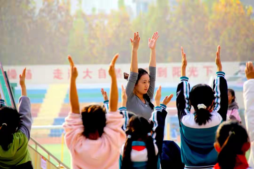 一张“逆天作息表”冲上热搜：孩子们到底是学习，还是在修仙？1️⃣凌晨4