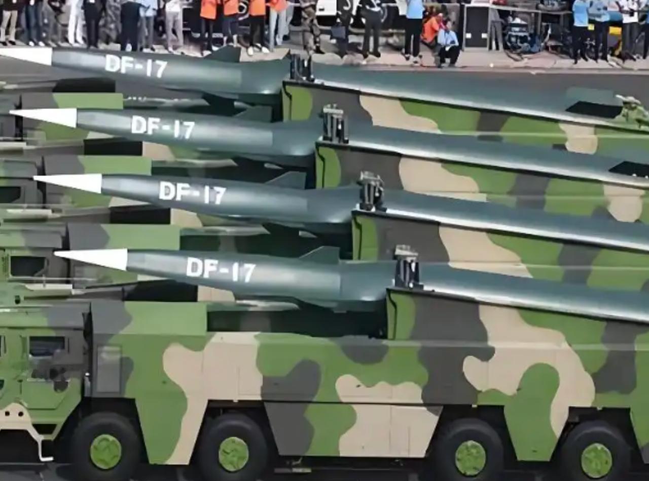 一口气花35亿买东风导弹，又砸150亿请中国驻军，付款极其爽快。谁能想到，在战火