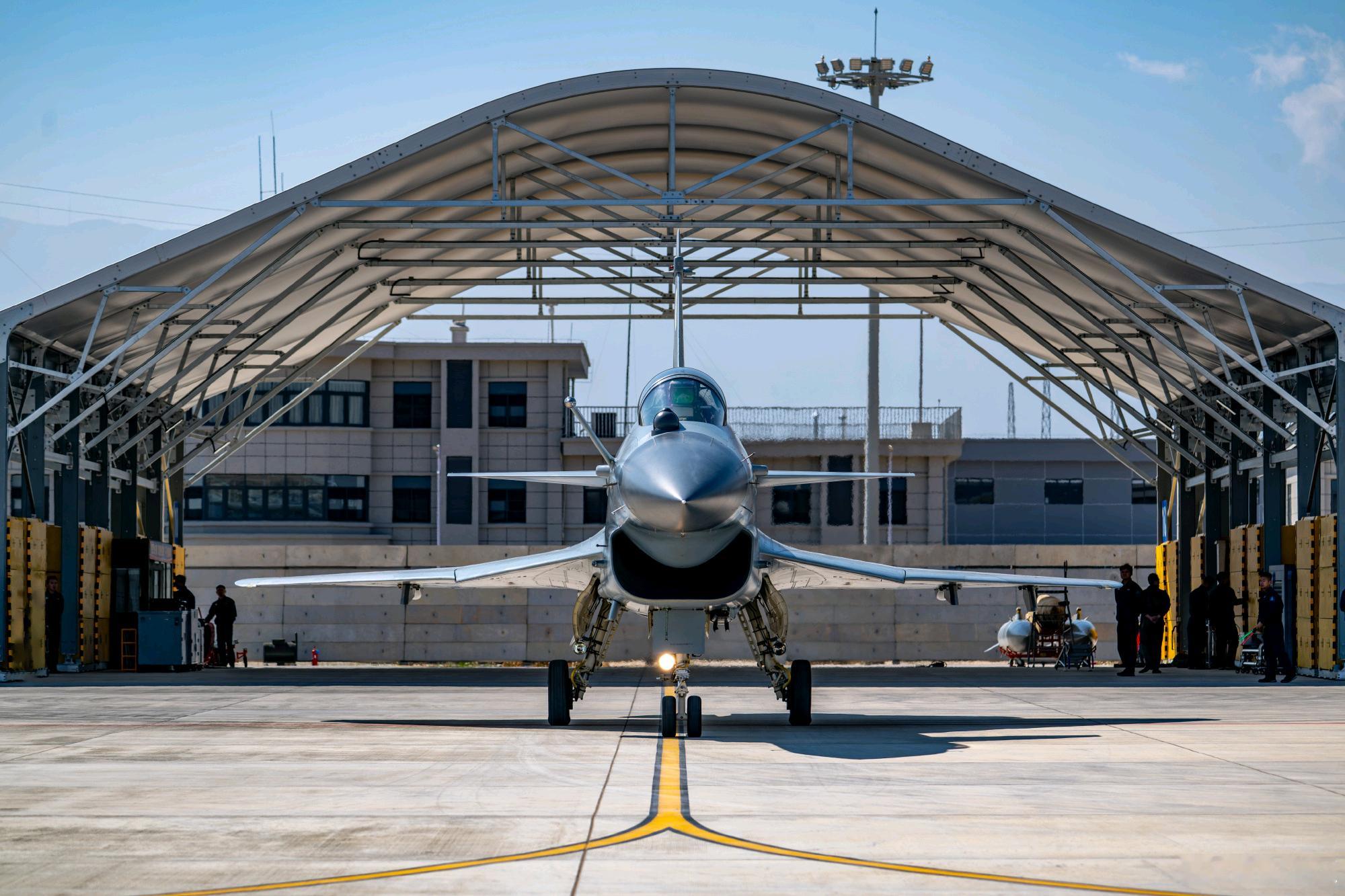 “云岭金雕”歼-10C新家和新棚烽火问鼎计划制胜空天