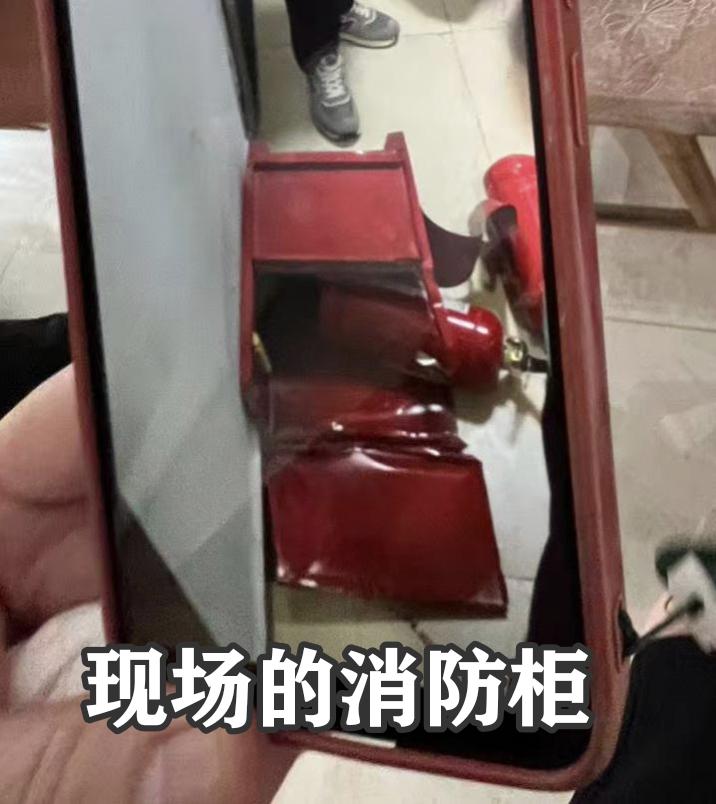 好心有时真的会办坏事！湖南祁阳电梯坠亡事件，最直观的就是第一个跳出去的女住户，她