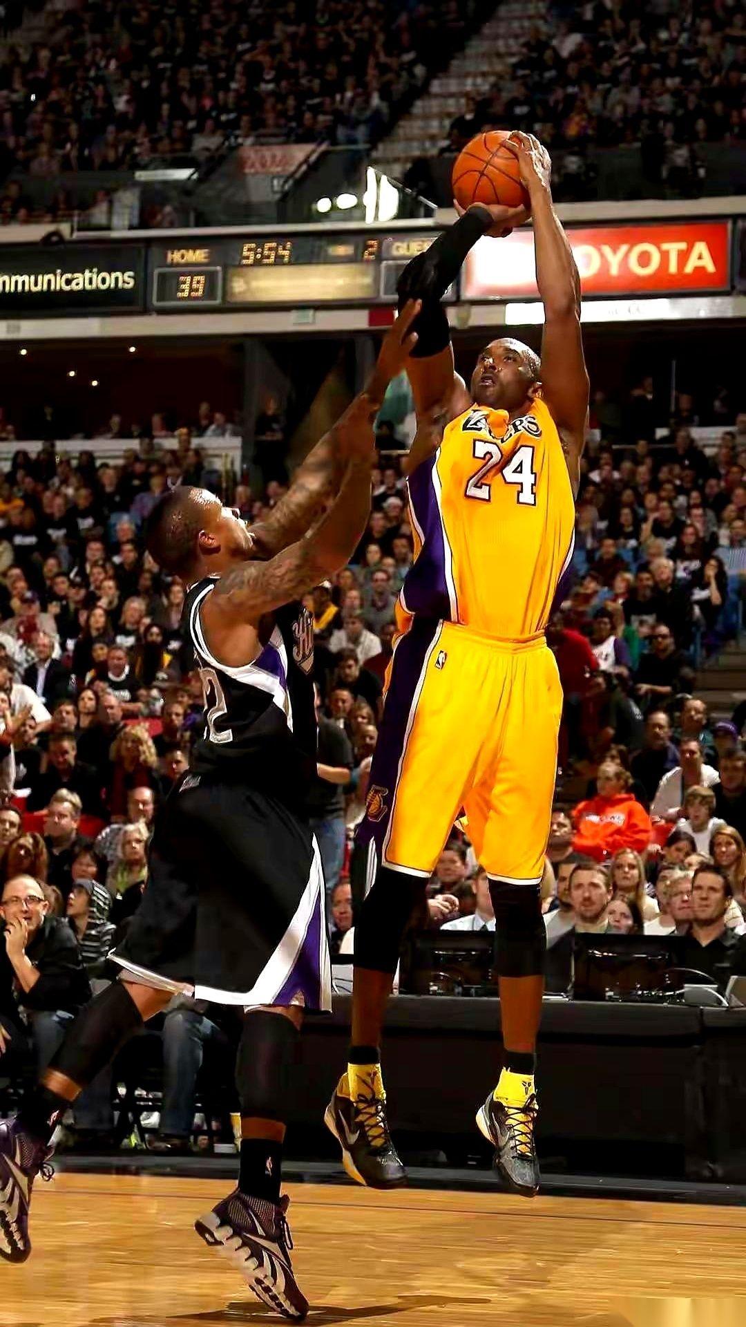 我以前也老琢磨这事儿。你说论硬，艾弗森浑身二十多处伤，单枪匹马冲进总决赛硬扛O