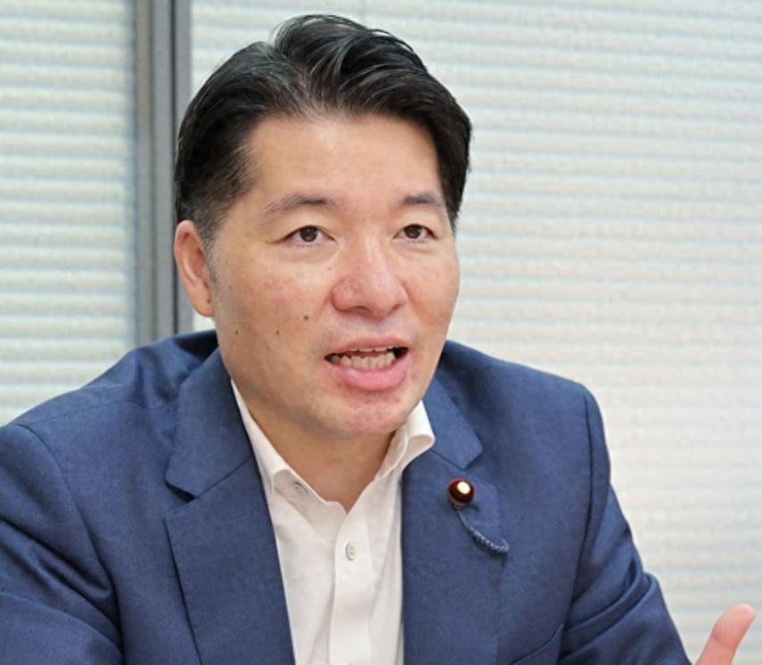 日本议员访华回国后越想越生气，对着记者开始疯狂宣泄！日本反对党这批人，回去后对