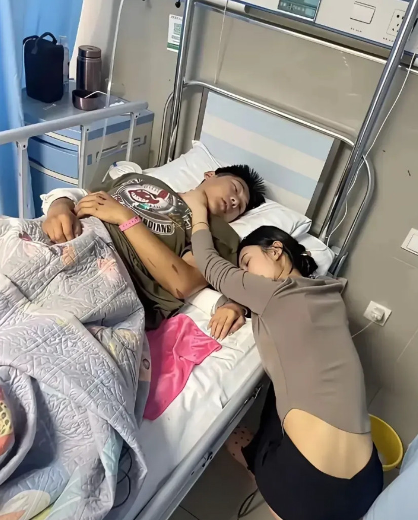 不知道因为什么，我特别喜欢看女人的腰，白白的很性感的那种