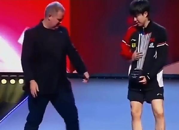 王楚钦的礼貌与好人品，是刻在骨子里的素养。2026澳门世界杯，从半决赛对阵