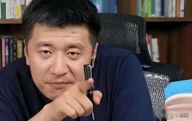 我朋友也喜欢跑步，他说跑步就是机械性的往前跑，大脑不用思考，估计张也是，跑步的时