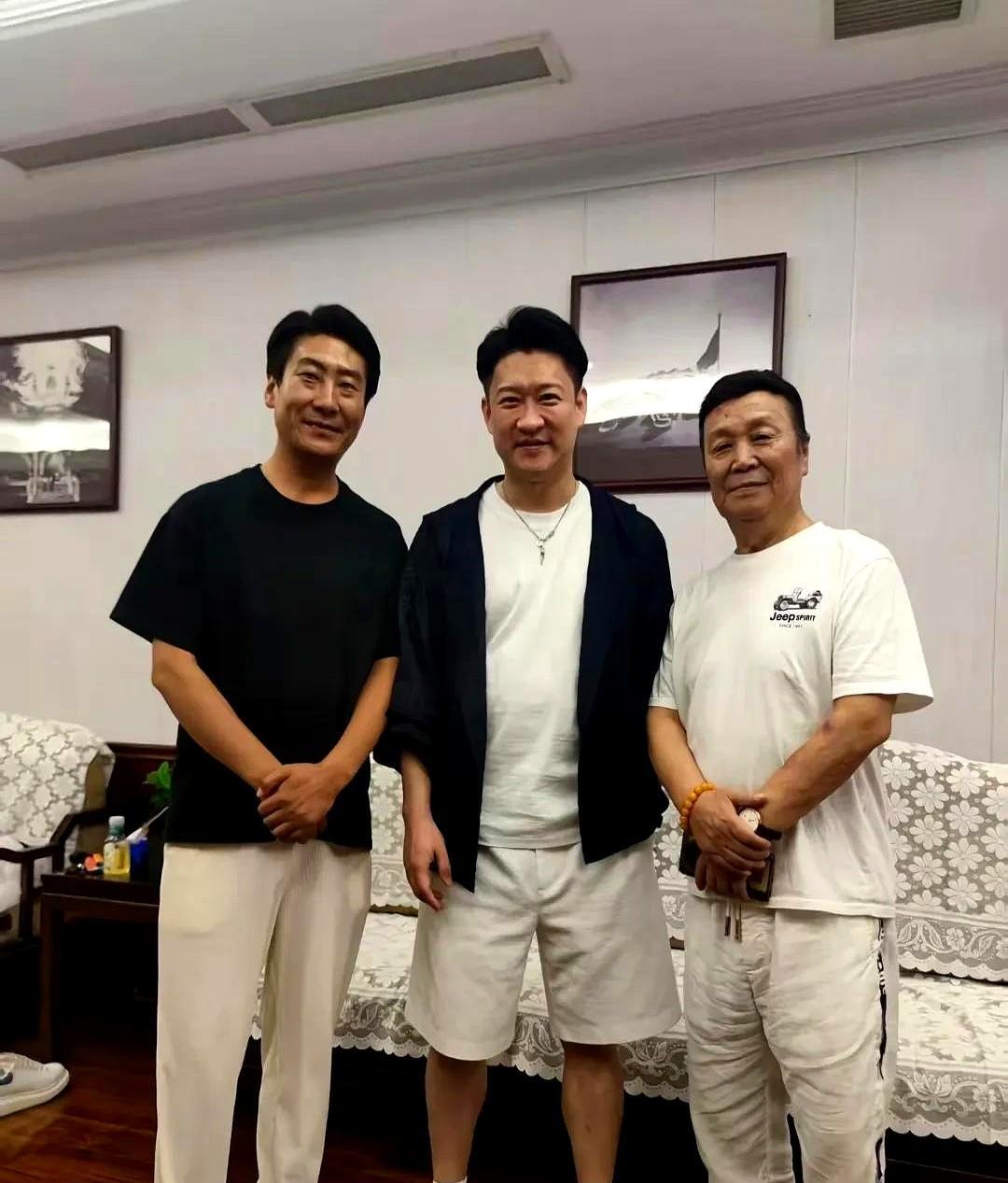 曹云金来西安演出，顺道去看了相声前辈衡小珍和他儿子衡治。这爷俩2018年上过《