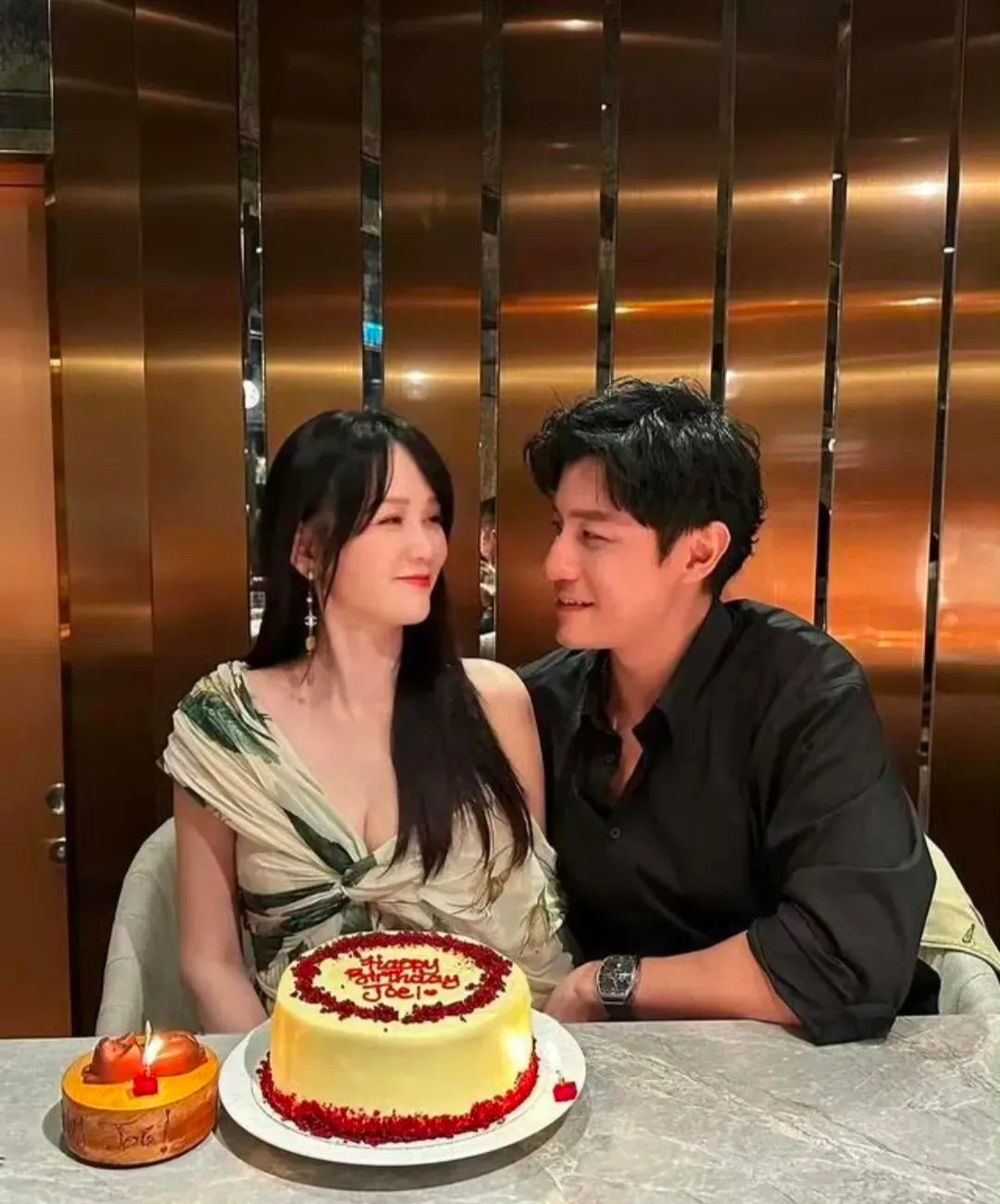 从恋综心动到婚姻三年：陈乔恩46岁的逆龄秘诀，是被Alan宠成少女的模样​​​