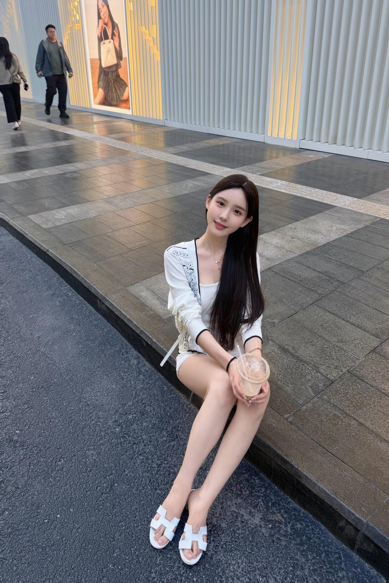 巧了你也穿了白色入境~时尚穿搭,今天出门穿什么?