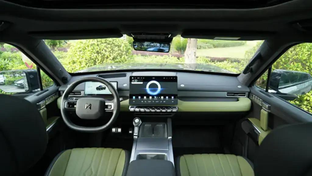 伤害性不大，侮辱性极强！当14亿国人都以为比亚迪方程豹豹8、长城坦克500、