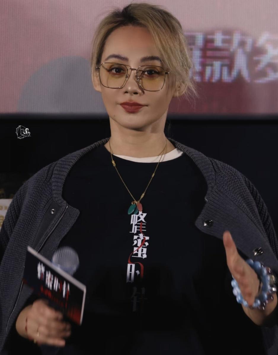 中年女性对爱情的需求？宁静的回答一针见血发现人到中年，情商真的会变高。