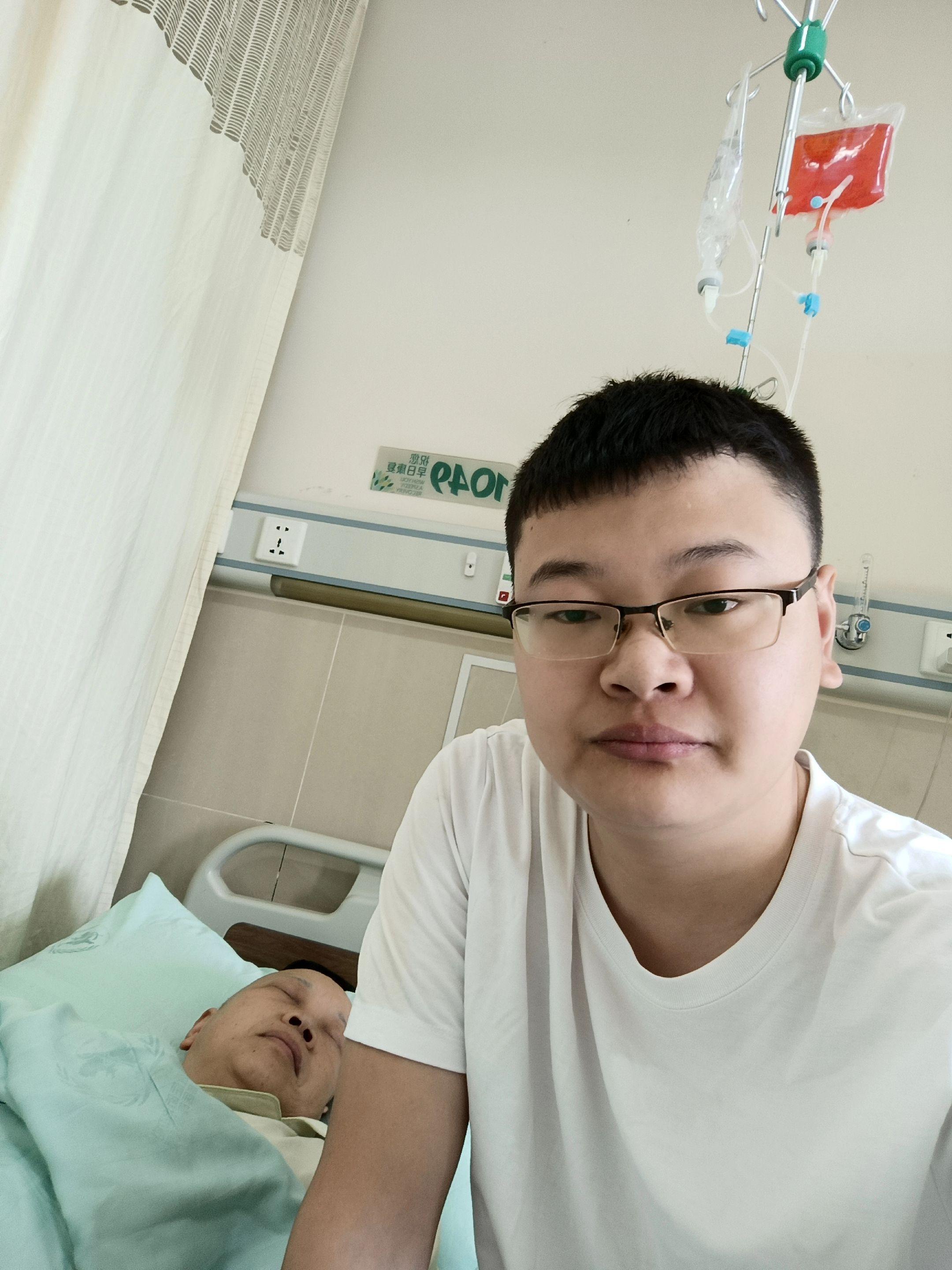 妈，我该怎么做，才能留住你？第五次化疗，妈妈请在坚持一下！