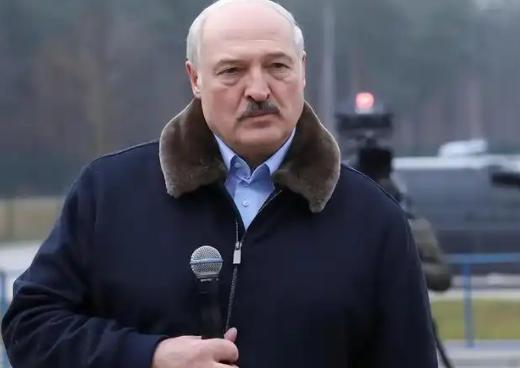 挂断电话后，卢卡申科放弃连任，当着全世界的面对中国喊出一句话！ 今年1月初，