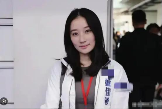 郑丽文率国民党14人代表团访陆，团队里最受关注的莫过于30岁的国际事务部