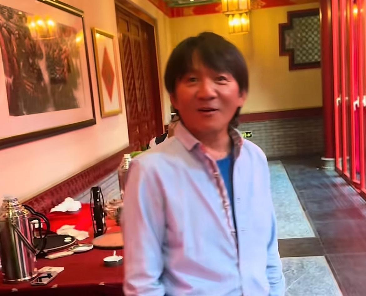 一顿生日饭，把圈里人的关系账本翻了个底朝天。8月26号，栾树60大寿，德云社旗