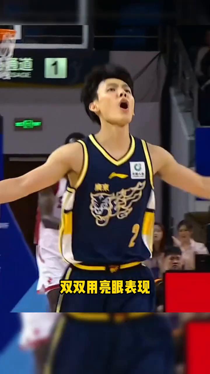 徐杰、张宁双双用亮眼表现打脸郭士强。意外落选国家队的两位球员却都在一场比赛里证